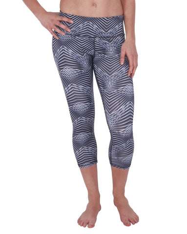 Lumen Three-Quarter Leggings